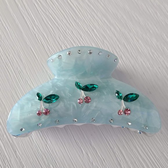 Large Resin Hair Clip - Urban Outfitters - Picture 1 of 6